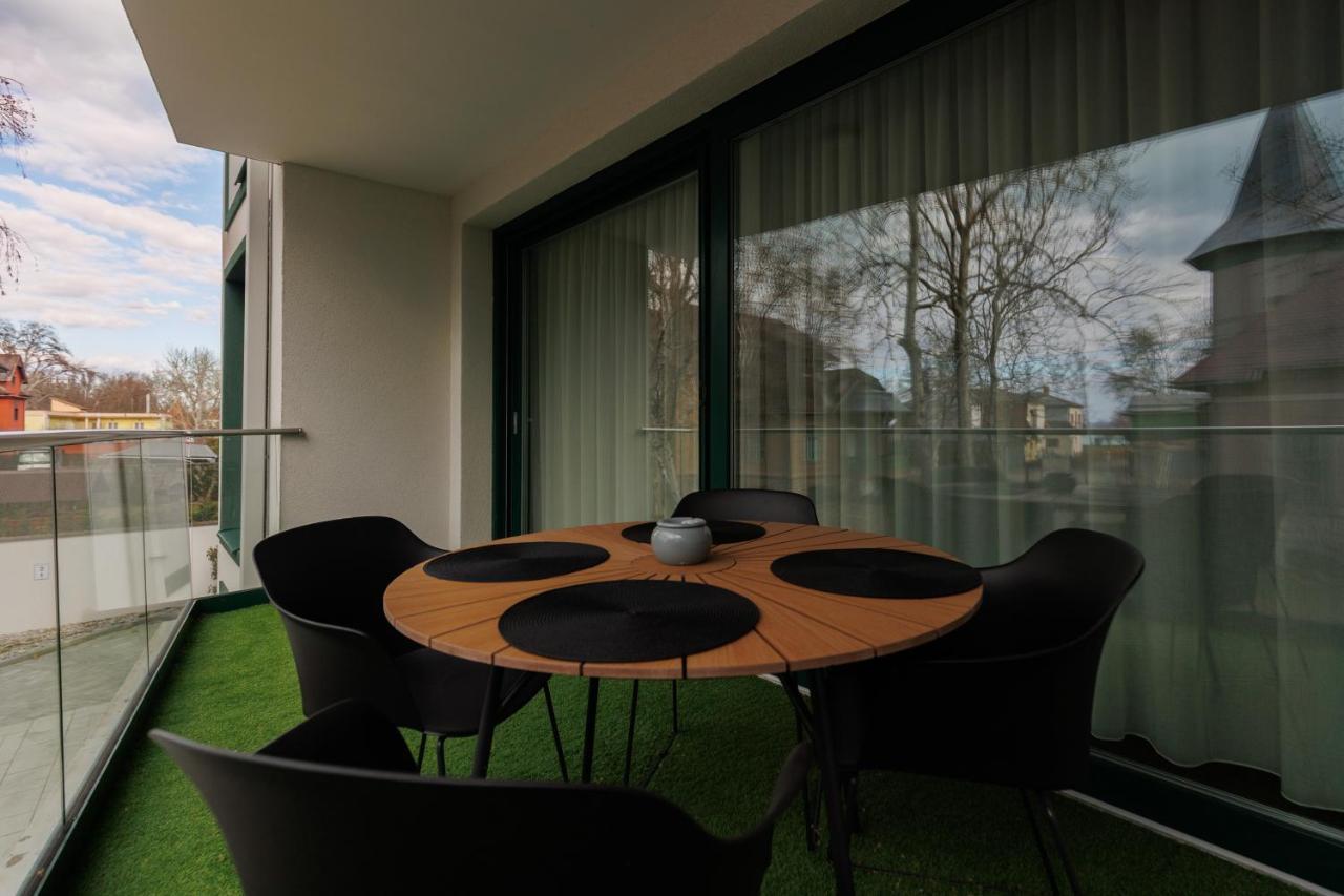Villa Bauhaus Wellness Apartman 102 Siófok Exteriör bild