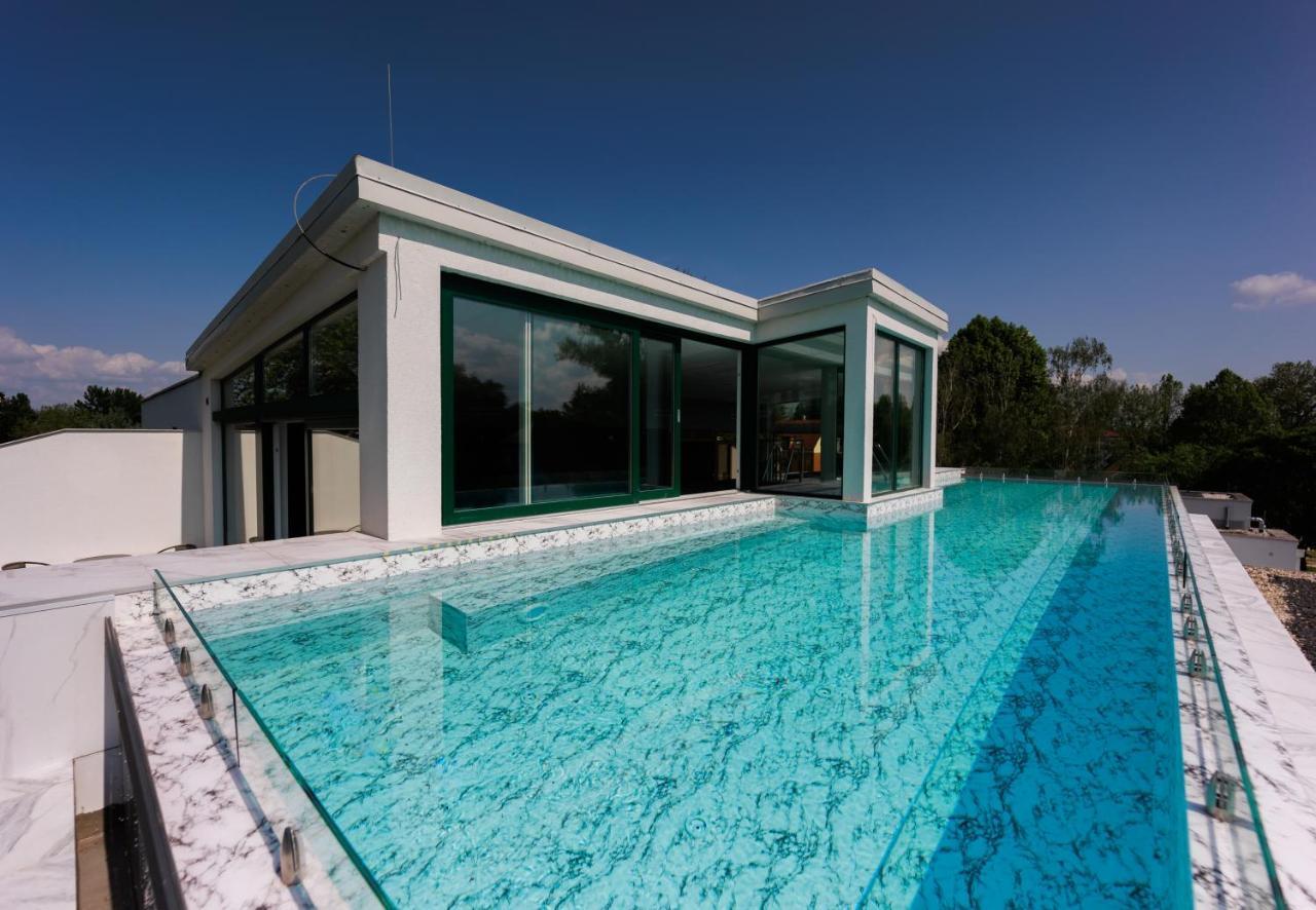 Villa Bauhaus Wellness Apartman 102 Siófok Exteriör bild
