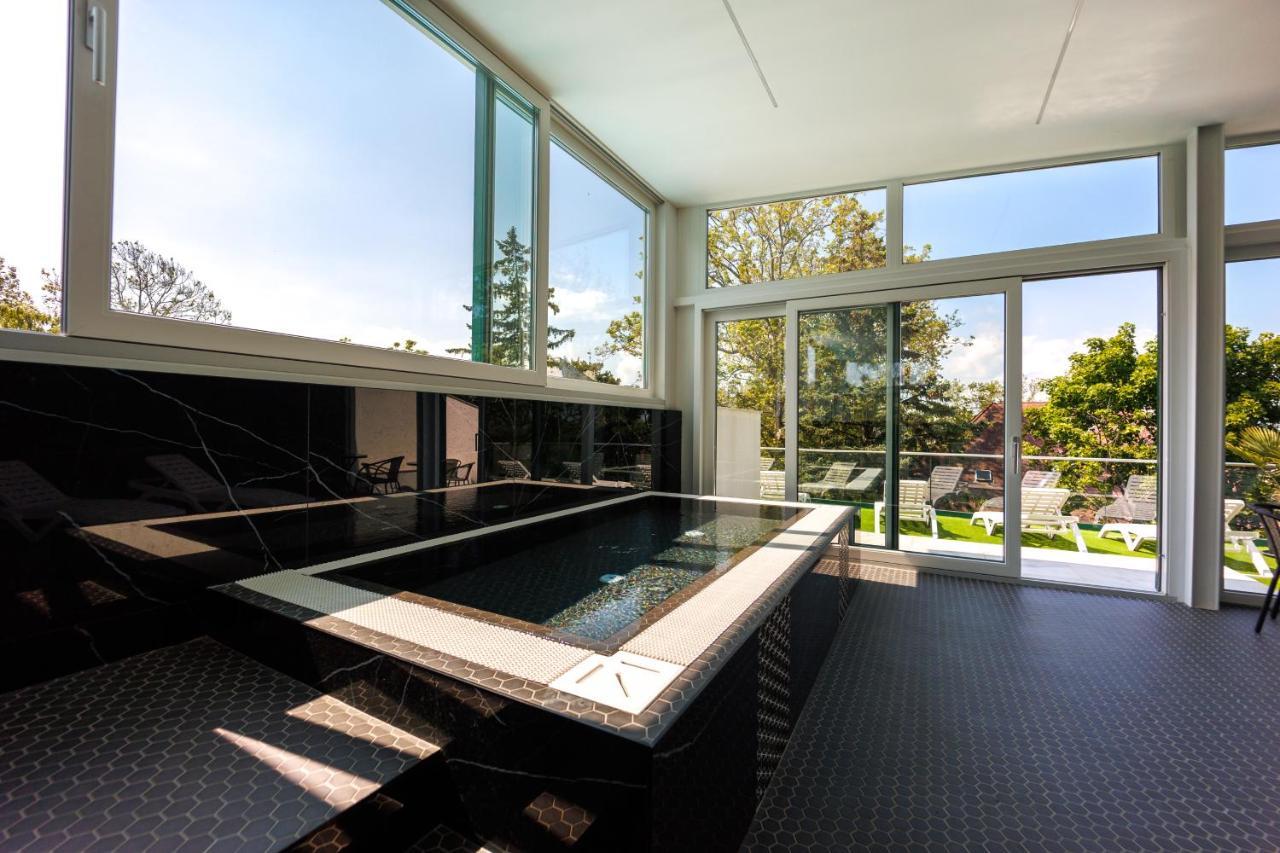 Villa Bauhaus Wellness Apartman 102 Siófok Exteriör bild